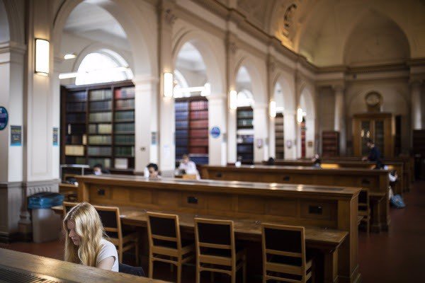 British Council lanza 175 becas de 33.000 euros para españoles que se formen como profesores de idiomas en Inglaterra