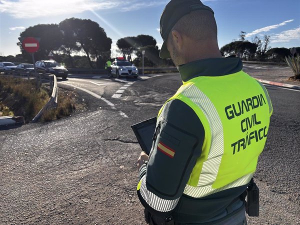 Investigan por posible homicidio al que llevó un cadáver al centro de salud y dijo que estaba en N-433