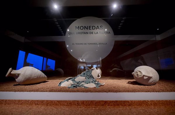 El Museo Arqueológico expone el tesoro romano de Tomares: