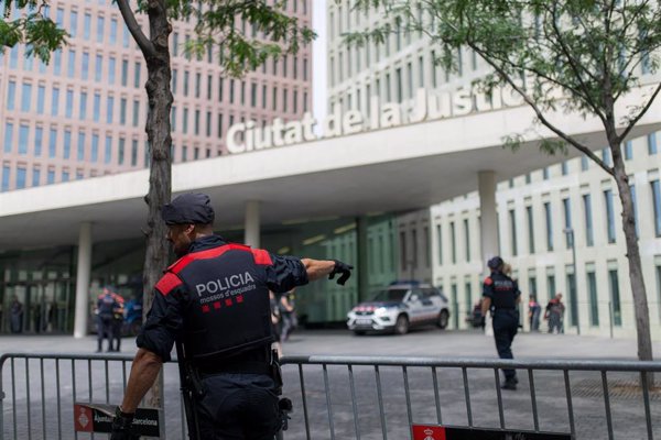 Mossos acotó la investigación por la huida de Puigdemont a tres agentes el mismo día de la fuga y la víspera