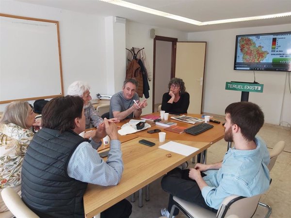 El periodista y escritor de The Economist Tim Judah se entrevista con Teruel Existe para estudiar la despoblación