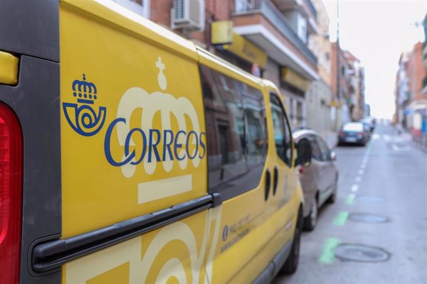 El PSOE aprovecha la reforma del régimen fiscal canario para reestucturar Correos y ampliar sus funciones