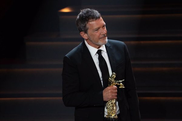 La obra teatral '1936' y el musical 'Gypsy', de Antonio Banderas, arrasan en la tercera edición de los Premios Talía