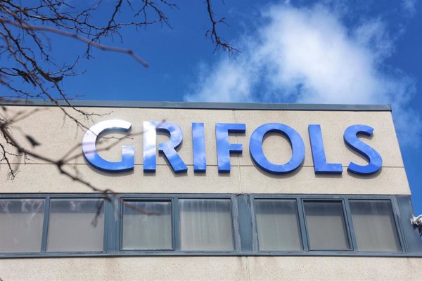 Grifols se dispara casi un 7% en la media sesión tras superar sus previsiones hasta marzo