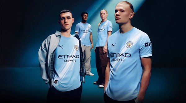 El Manchester City incorpora una franja diagonal en la camiseta para 2025-26