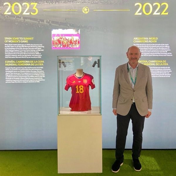 Rafael Louzán viaja a Paraguay para asistir al 75 Congreso de la FIFA