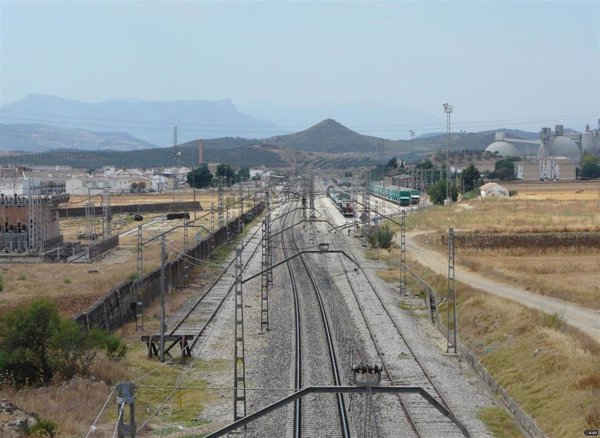 El Gobierno invierte 64 millones de euros en el impulso al transporte de mercancías en ferrocarril