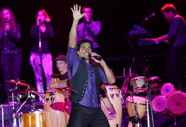 Chayanne regresa a España tras 14 años y hace parada en Sevilla y Fuengirola (Málaga) con su gira 'Bailemos Bachata'