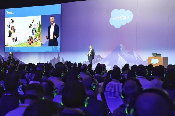 Salesforce destaca el sistema Agentforce como plataforma para el trabajo digital del futuro con agentes de IA
