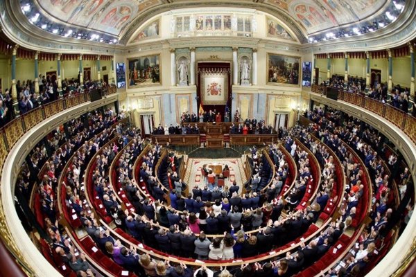 PP y PSOE rechazan en el Congreso crear una energética pública y vetar dividendos a eléctricas por el apagón