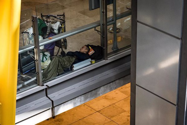 El acceso a las terminales de Barajas se limitará a pasajeros y acompañantes en algunas franjas horarias