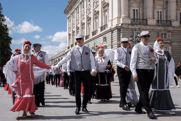 Folclore madrileño en la Plaza Mayor y bailes castizos en la Pradera, propuestas para celebrar San Isidro este jueves