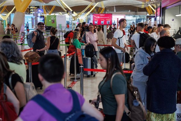 Los aeropuertos del grupo Aena registran 110,6 millones de pasajeros hasta abril, un 5,3% más