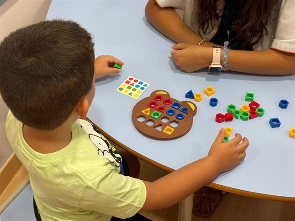 El 72,5% de familias con hijos con discapacidad se sienten solas y desbordadas al afrontar el diagnóstico, según estudio