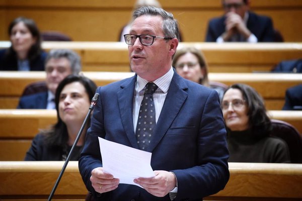 Feijóo propondrá a Alfonso Serrano, mano derecha de Ayuso, para que organice el Congreso del PP de julio