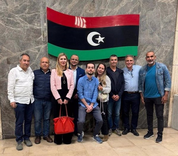 Los nueve empresarios españoles atrapados en Libia se encuentran 