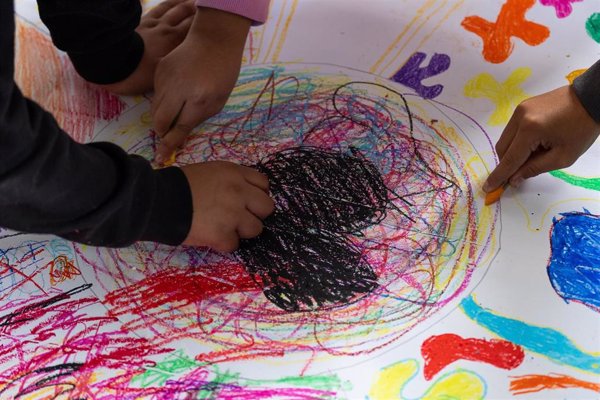 El 37% de menores sufre comentarios molestos de adultos con frases como 'cosas de niños' o ridiculizaciones, según Educo
