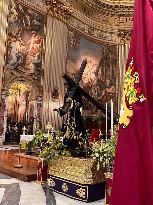 Comienza el besapié al Nazareno de León en la Basílica de Sant'Andrea della Valle previo a la peregrinación al Vaticano