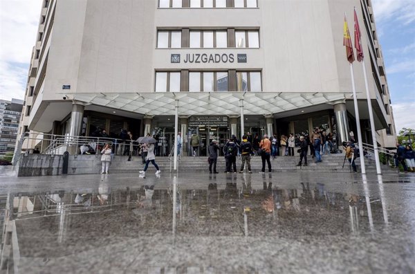 La Audiencia excluye del 'caso Begoña Gómez' el rescate a Air Europa y levanta la imputación a Güemes y al rector