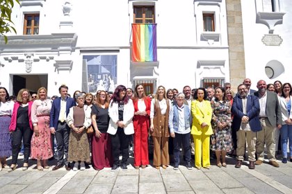 Guardiola avisa a quien no comparte la lucha LGTBI que se vaya 