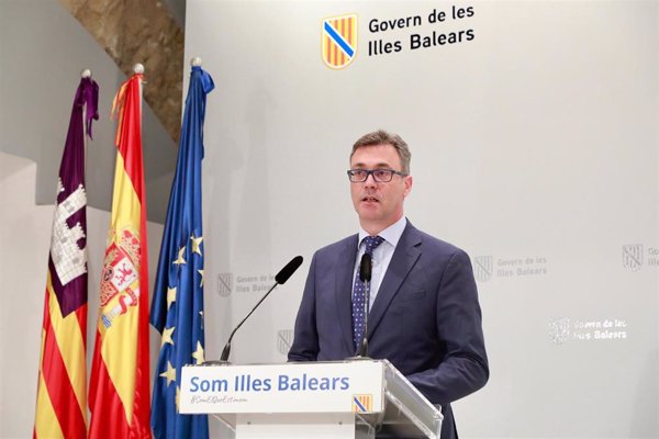 Govern balear y Vox pactan flexibilizar el requisito de catalán a los celadores y en procesos de estabilización