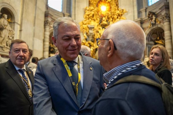 Alcalde de Sevilla acompaña a medio millar de sevillanos en la misa del Vaticano por el Jubileo de las Cofradías