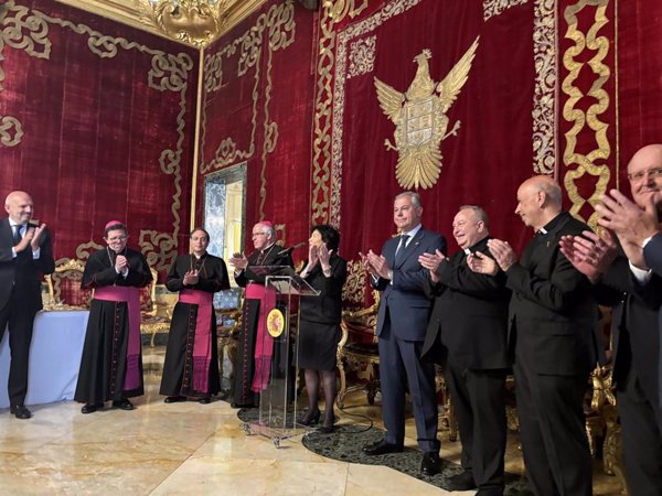Alcalde hispalense valora la relación entre Sevilla y la Santa Sede en la recepción en la Embajada de España en Roma