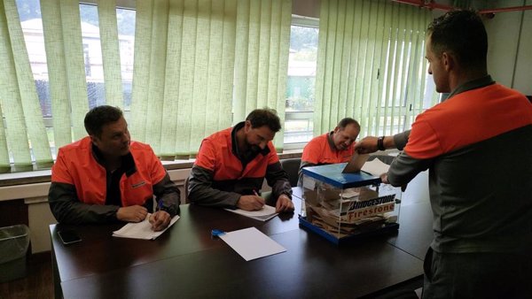Trabajadores de Bridgestone aceptan en referéndum la propuesta del ERE, con el apoyo del 69,4%