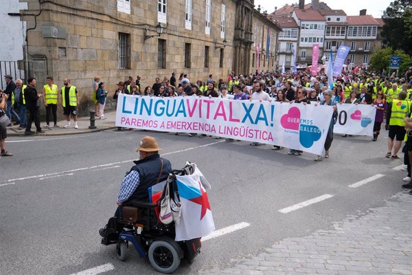 Miles de personas piden en Santiago
