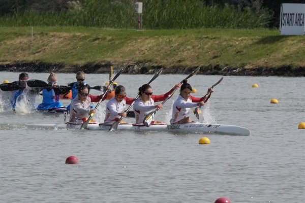 El K4 500 femenino español se cuelga el oro en la Copa del Mundo de Szeged
