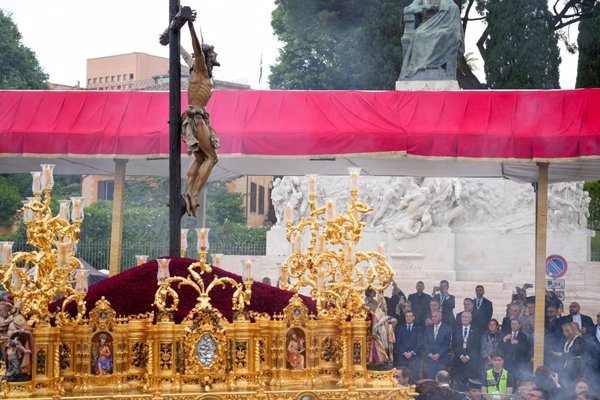 El Cachorro y la Esperanza andaluces y el Nazareno de León, protagonistas de una histórica procesión del Jubileo en Roma