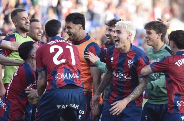 (Crónica) El Elche sufre otro revés en Huesca y el Granada gana con Pacheta