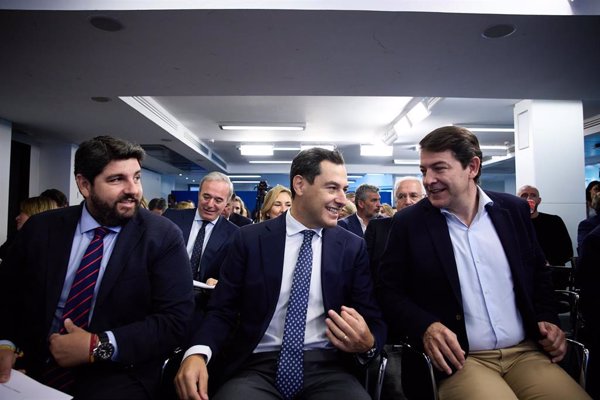 Juanma Moreno, Alfonso Fernández Mañueco, Alma Ezcurra y Natalia Chueca dirigirán la Ponencia Política del PP