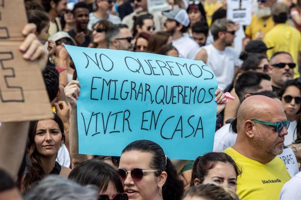 Más de 22.800 personas asisten a manifestaciones de 'Canarias tiene un límite', según Delegación del Gobierno
