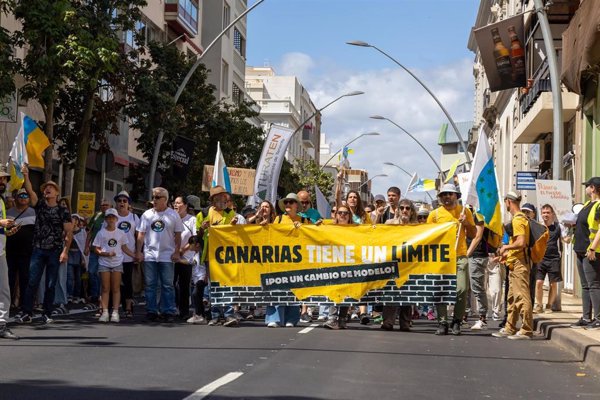 Más de 23.000 personas asisten a manifestaciones de 'Canarias tiene un límite', según Delegación del Gobierno