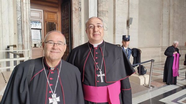 Obispos españoles esperan en Roma que León XIV viaje a España y fieles destacan
