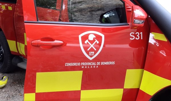 Muere tras caer su coche por un desnivel de cien metros a un arroyo en Cártama (Málaga)