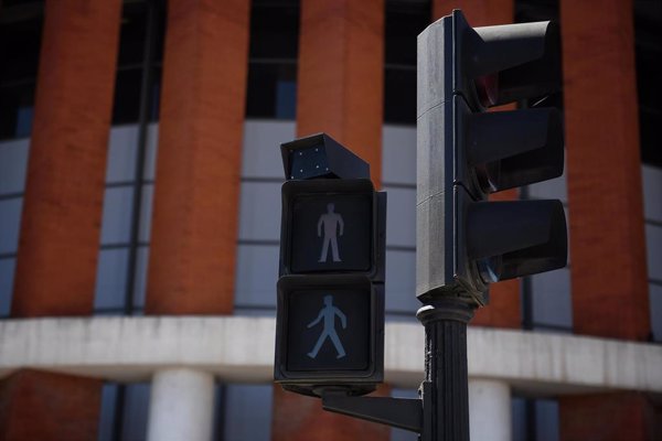 Ayuntamiento de Madrid reforzará la autonomía de la teleasistencia y ayuda a domicilio tras el apagón que sufrió España