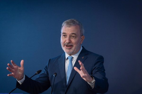 Collboni no ve presiones de Foment para que pacte con Junts y dice que su prioridad son los 