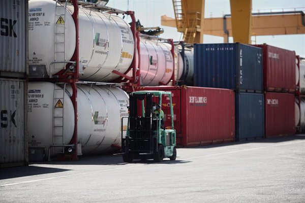 El déficit comercial de España con EEUU aumenta un 53,9% hasta marzo y se sitúa en 3.920 millones