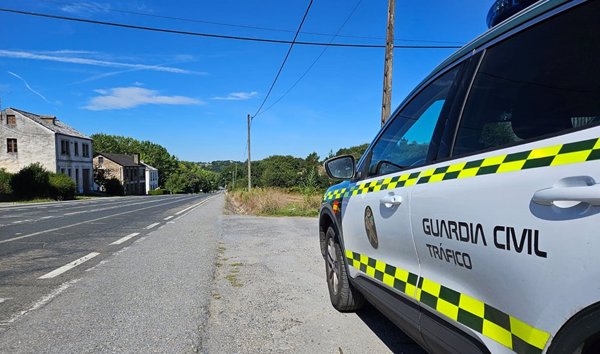 Muere un hombre al salirse de la vía con su vehículo y chocar contra el quitamiedos en Las Tres Villas(Almería)