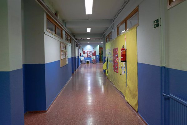Sindicatos educativos de Madrid protestan por la convocatoria de oposición de inspectores y piden reunirse con Educación