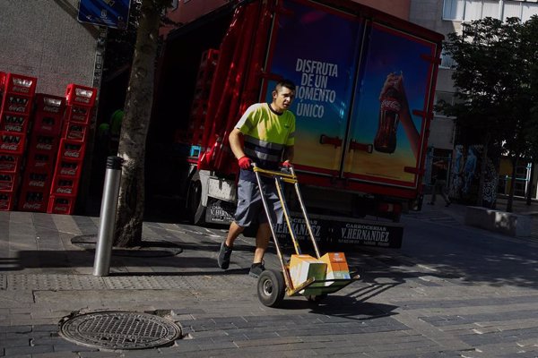 El crecimiento del empleo disminuyó 4,5 puntos por la subida del SMI de 2019, según Fedea