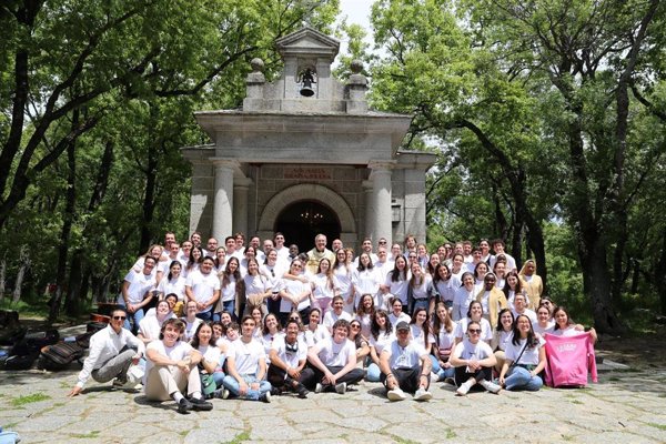 Unos 100 jóvenes participan en un encuentro misionero: