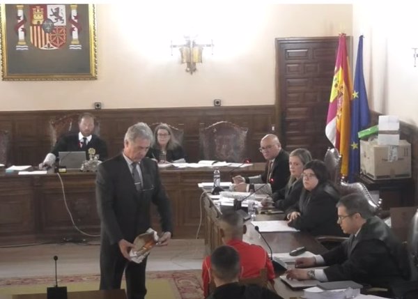 Acusado del crimen machista de Tarancón(Cuenca) reconoce el cuchillo con el que asestó 34 puñaladas y degolló a su mujer