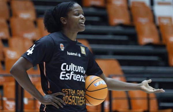 Valencia Basket anuncia la marcha de la pívot estadounidense Nadia Fingall