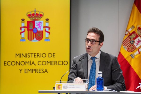 Economía está ya analizando los resultados de la consulta pública sobre la OPA de BBVA y Sabadell