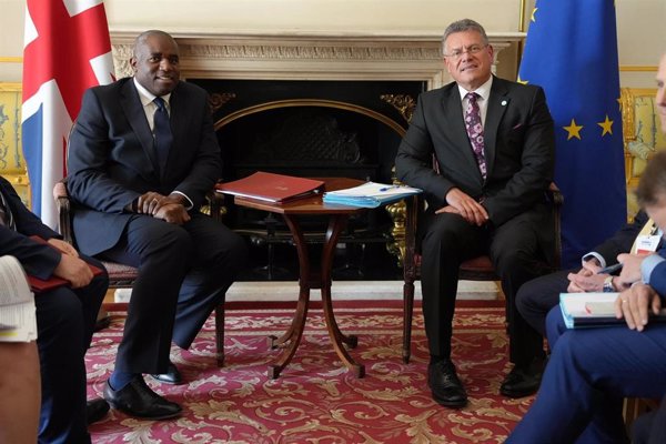 Bruselas pide aprovechar el impulso de la cumbre con Londres para un acuerdo sobre Gibraltar: