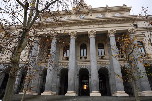 El Ibex 35 araña los 14.100 al cierre, con una subida del 0,25%