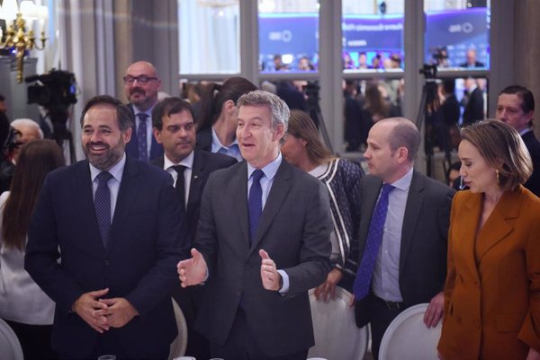 Feijóo acusa a Sánchez de hacer de Eurovisión